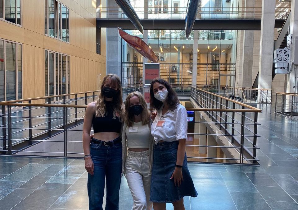 Käsestangen und Extremismus – Mein Praktikum beim PJR